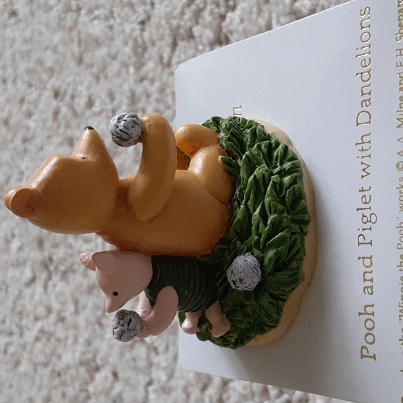 "Pooh and Piglet with Dandelions" thimble, others available in my closet - Picture 2 of 5